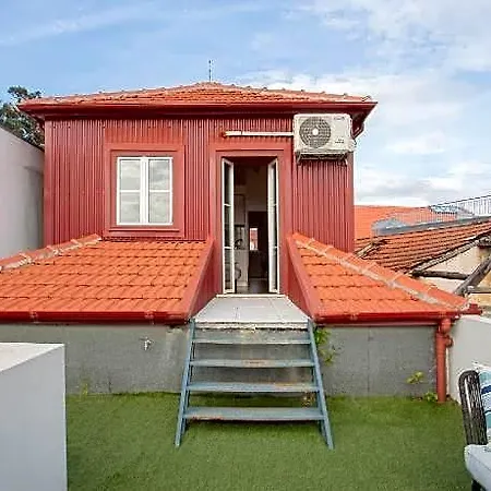 Liiiving In Historic Sunny Terrace Hotel Oporto